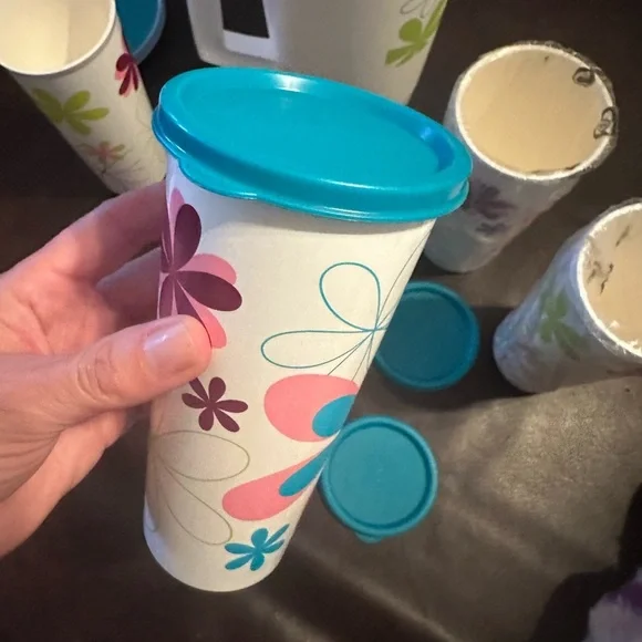 Daisy Tupperware set - Picture 2 of 10